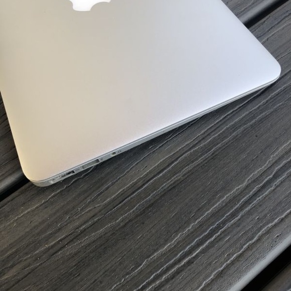 Apple laptop - Picture 3 of 4